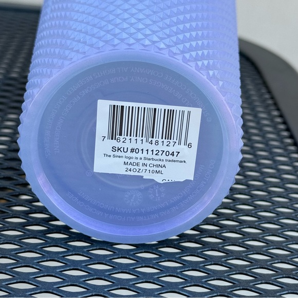 Starbucks Holiday 2021 Icy Venti tumbler - Picture 6 of 6